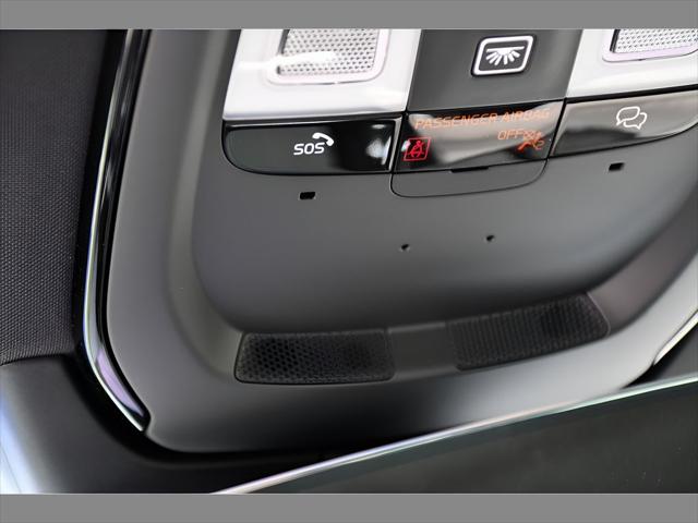 2026 Volvo XC90 SUV in Aurora Silver thumbnail 38