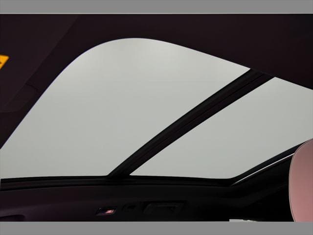 2026 Volvo XC90 SUV in Vapour Grey Metallic thumbnail 14