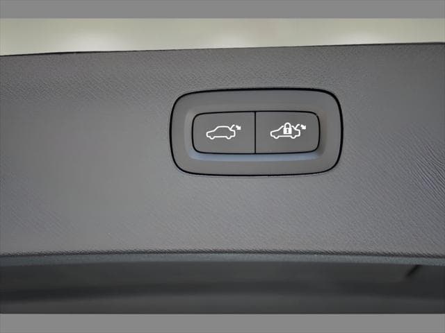 2026 Volvo XC90 SUV in Vapour Grey Metallic thumbnail 26