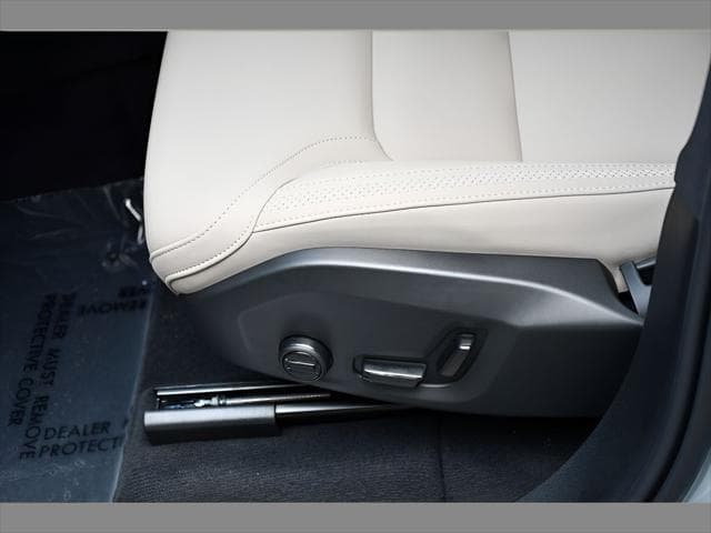 2026 Volvo XC90 SUV in Vapour Grey Metallic thumbnail 34