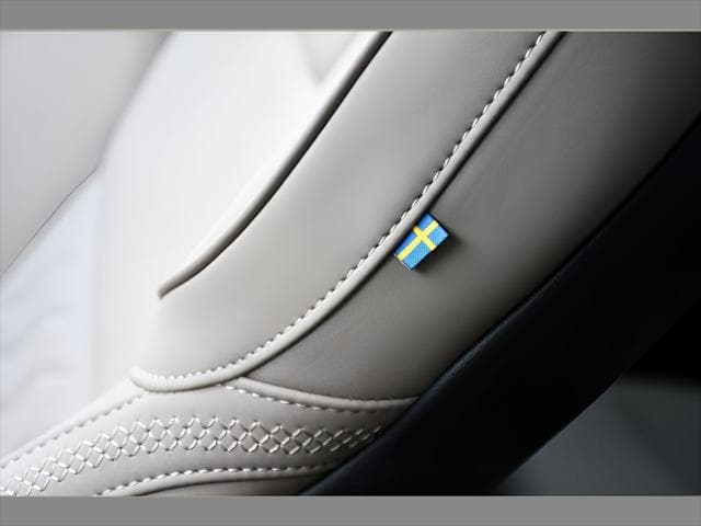 2026 Volvo XC90 SUV in Vapour Grey Metallic - Image 40