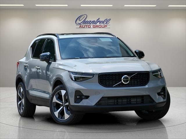 2026 Volvo XC40 SUV in Vapour Grey Metallic - Image 1