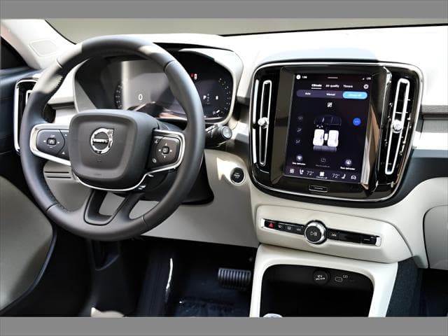 2026 Volvo XC40 SUV in Vapour Grey Metallic thumbnail 16