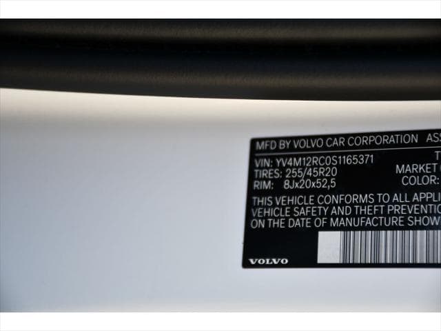 2025 Volvo XC60 SUV in Crystal White Metallic thumbnail 27