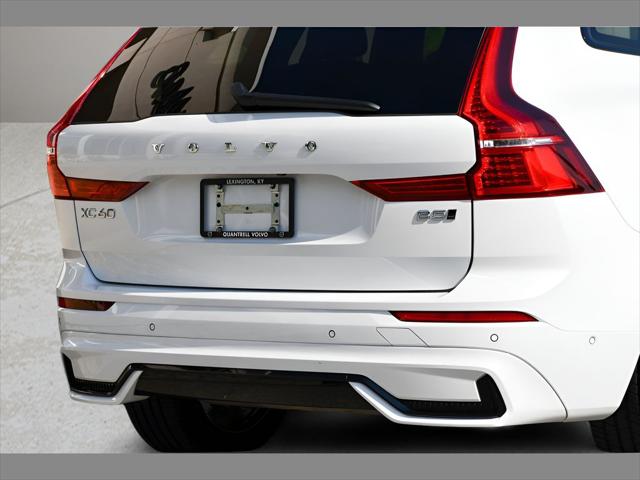 2025 Volvo XC60 SUV in Crystal White Metallic thumbnail 29