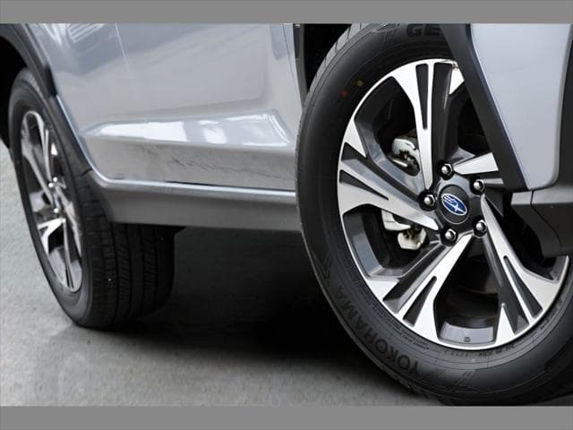2026 Subaru Crosstrek SUV in Ice Silver Metallic thumbnail 11
