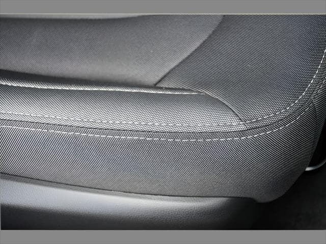 2026 Subaru Crosstrek SUV in Ice Silver Metallic thumbnail 30