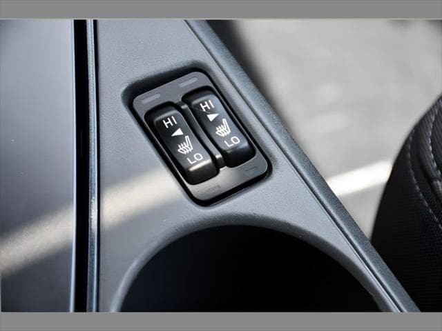 2026 Subaru Crosstrek SUV in Ice Silver Metallic thumbnail 35