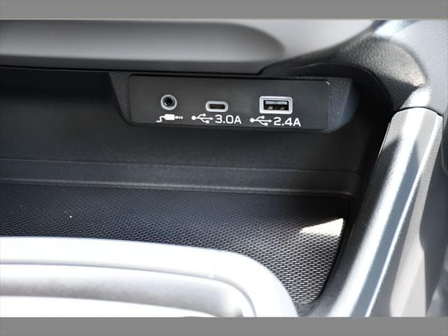 2026 Subaru Crosstrek SUV in Ice Silver Metallic thumbnail 36