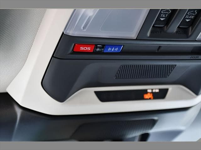 2026 Subaru Crosstrek SUV in Ice Silver Metallic thumbnail 37