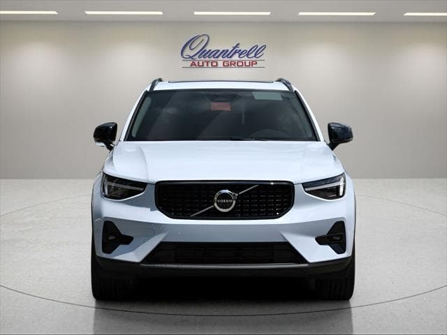 2026 Volvo XC40 SUV in Cloud Blue thumbnail 8