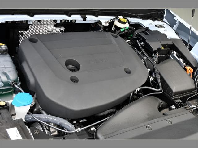 2026 Volvo XC40 SUV in Cloud Blue thumbnail 24