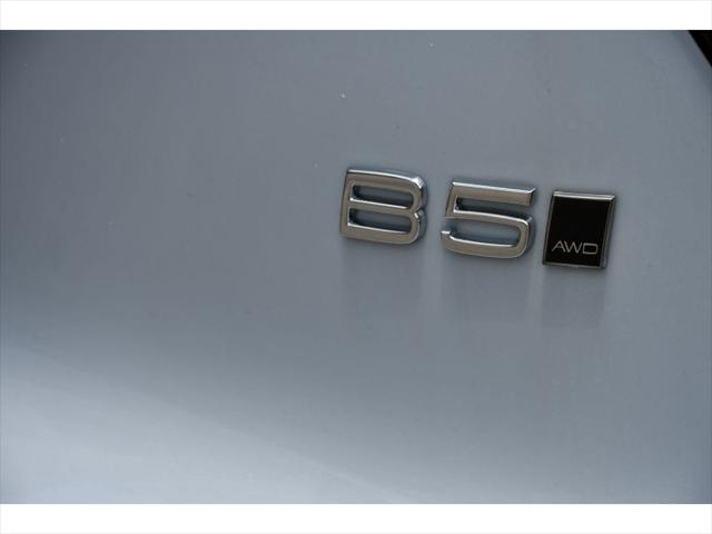 2026 Volvo XC40 SUV in Cloud Blue thumbnail 26