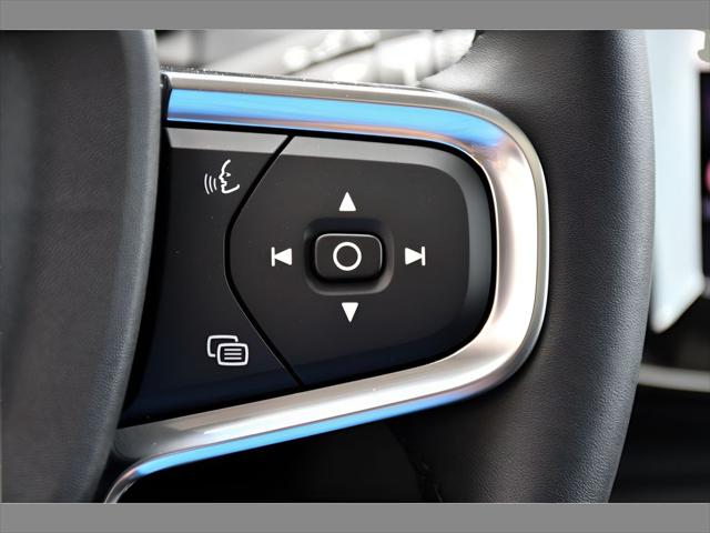 2026 Volvo XC40 SUV in Cloud Blue thumbnail 33