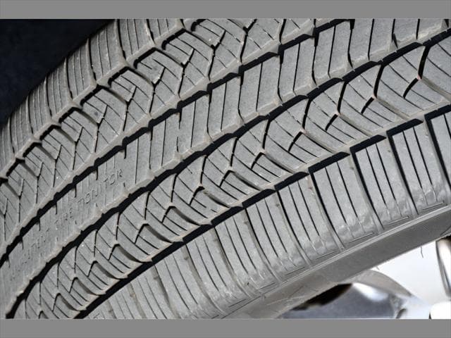 2021 Subaru Ascent SUV in Ice Silver Metallic thumbnail 12