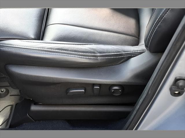 2021 Subaru Ascent SUV in Ice Silver Metallic thumbnail 34