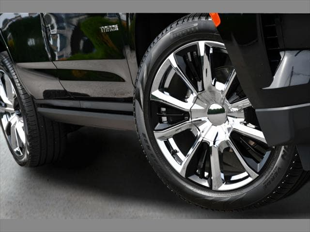 2024 Chevrolet Tahoe SUV in Black thumbnail 11