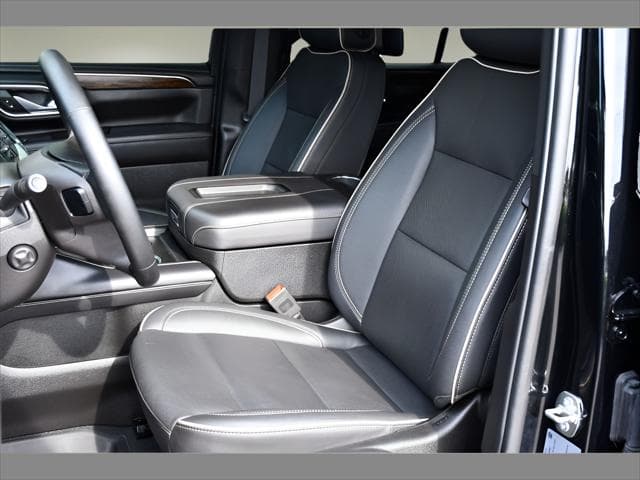 2024 Chevrolet Tahoe SUV in Black thumbnail 14