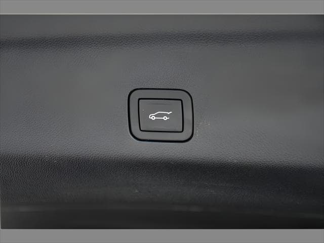2024 Chevrolet Tahoe SUV in Black thumbnail 24