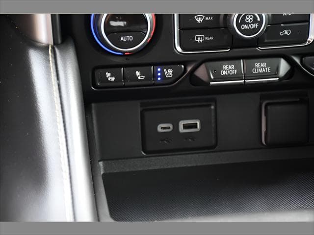 2024 Chevrolet Tahoe SUV in Black thumbnail 38