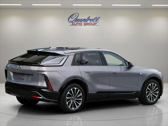 2024 Cadillac LYRIQ SUV in Celestial Metallic thumbnail 4