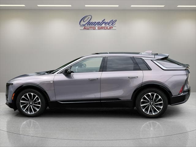 2024 Cadillac LYRIQ SUV in Celestial Metallic thumbnail 7