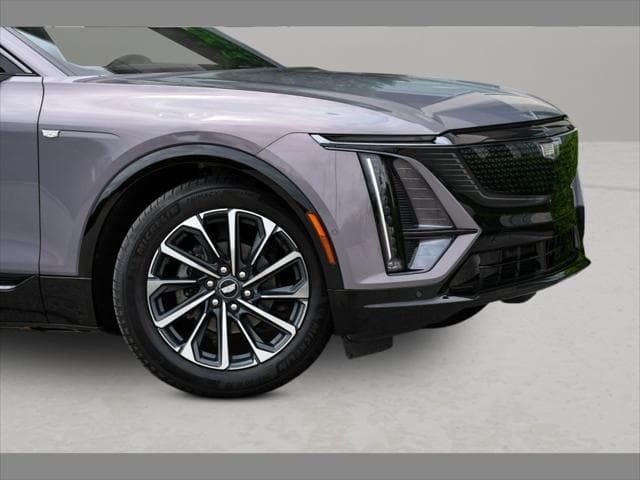 2024 Cadillac LYRIQ SUV in Celestial Metallic thumbnail 10