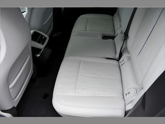 2024 Cadillac LYRIQ SUV in Celestial Metallic thumbnail 16