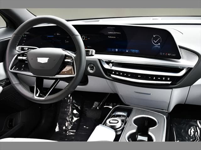 2024 Cadillac LYRIQ SUV in Celestial Metallic thumbnail 18
