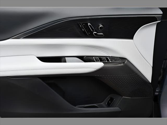 2024 Cadillac LYRIQ SUV in Celestial Metallic thumbnail 25