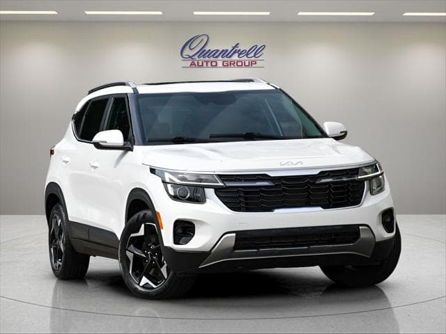 2024 Kia Seltos in Snow White Pearl
