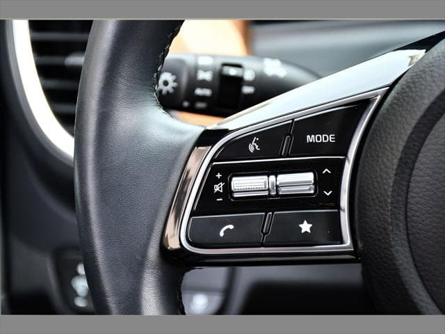 2024 Kia Seltos SUV in Snow White Pearl thumbnail 34
