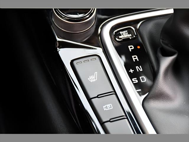 2024 Kia Seltos SUV in Snow White Pearl thumbnail 37