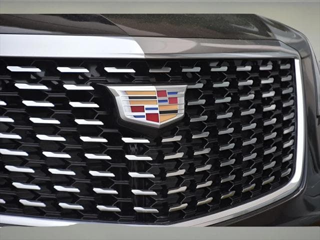 2026 Cadillac XT5 SUV in Stellar Black Metallic thumbnail 11