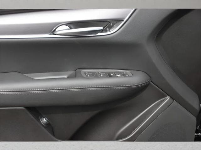2026 Cadillac XT5 SUV in Stellar Black Metallic thumbnail 24