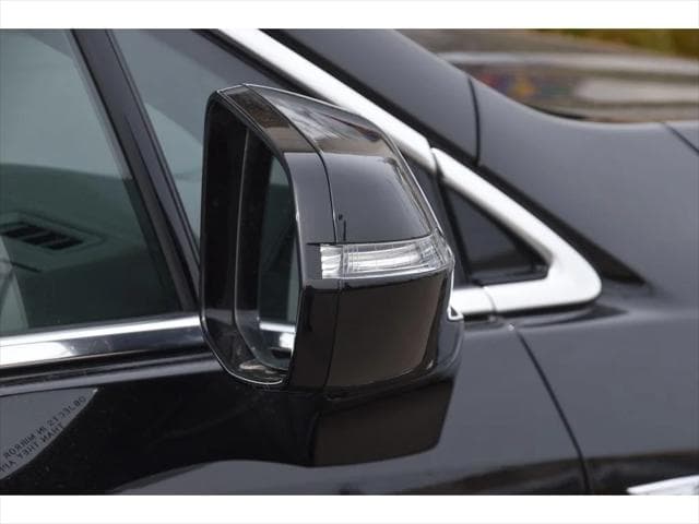 2026 Cadillac XT5 SUV in Stellar Black Metallic thumbnail 28
