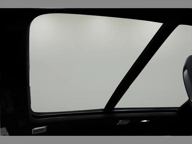 2023 Cadillac Escalade SUV in Crystal White Tricoat thumbnail 15