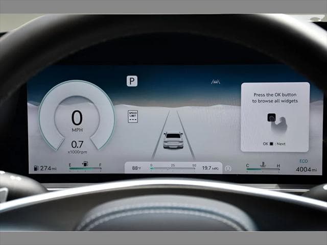 2025 Genesis G90 Sedan in Uyuni White thumbnail 21
