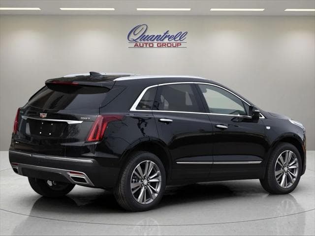 2026 Cadillac XT5 SUV in Stellar Black Metallic thumbnail 4
