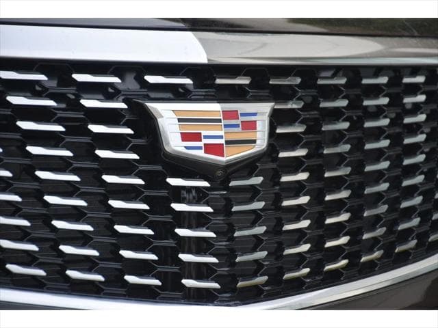 2026 Cadillac XT5 SUV in Stellar Black Metallic thumbnail 10