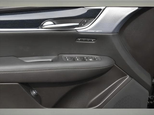 2026 Cadillac XT5 SUV in Stellar Black Metallic thumbnail 25