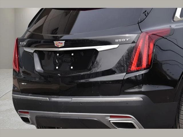 2026 Cadillac XT5 SUV in Stellar Black Metallic thumbnail 28