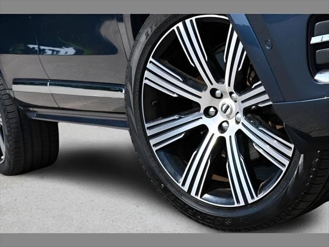 2023 Volvo XC90 SUV in Denim Blue Metallic thumbnail 11