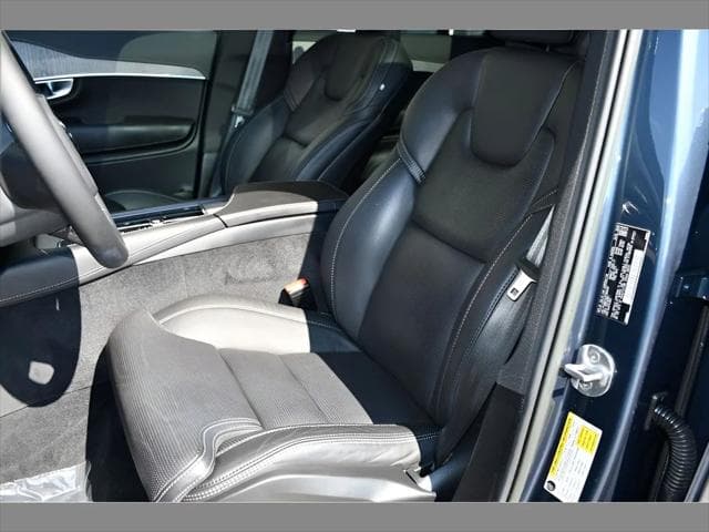 2023 Volvo XC90 SUV in Denim Blue Metallic thumbnail 14