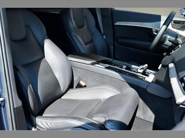 2023 Volvo XC90 SUV in Denim Blue Metallic thumbnail 32