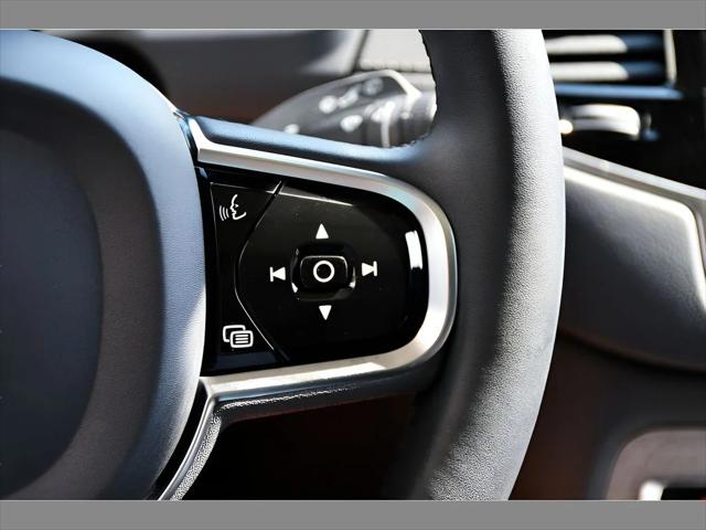 2023 Volvo XC90 SUV in Denim Blue Metallic thumbnail 36