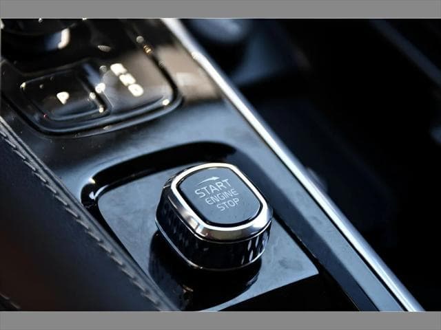 2023 Volvo XC90 SUV in Denim Blue Metallic thumbnail 38