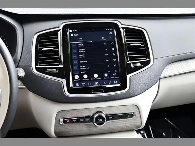 2023 Volvo XC90 SUV in Crystal White Metallic thumbnail 21