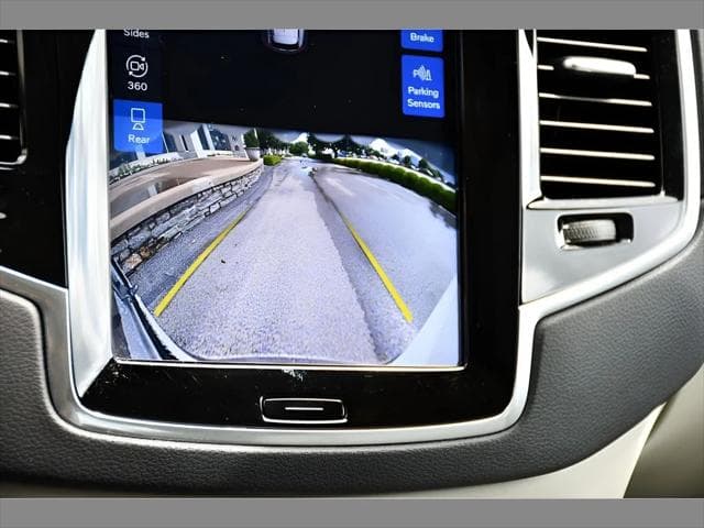 2023 Volvo XC90 SUV in Crystal White Metallic thumbnail 24