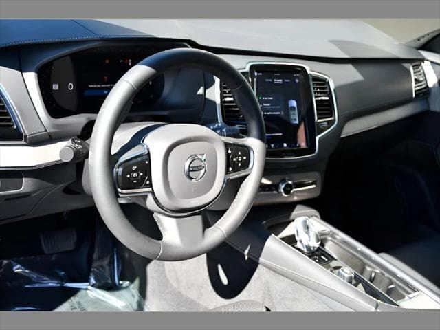2023 Volvo XC90 SUV in Onyx Black Metallic thumbnail 13